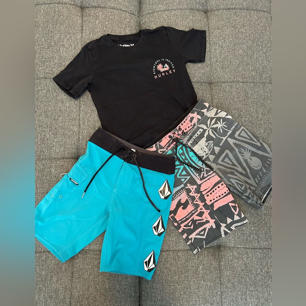 🌴Volcom & Billabong kids bundle 2 boys shorts size 22 & 1 Hurley tshirt size XS